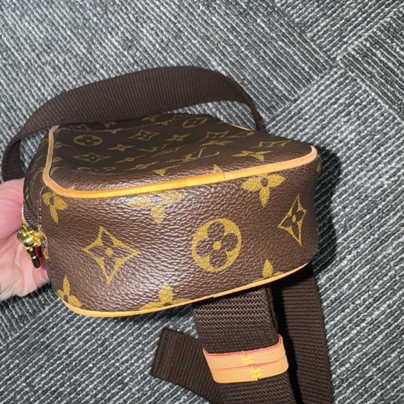 LOUIS VUITTON MONOGRAM POCHETTE GANGE BUM BAG CROSSBODY - Picture 15 of 16